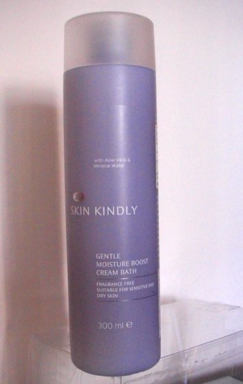 Boots Skin Kindly Gentle Moisture Boost Cream Bath溫和泉水保濕潔膚乳液 (300ml)