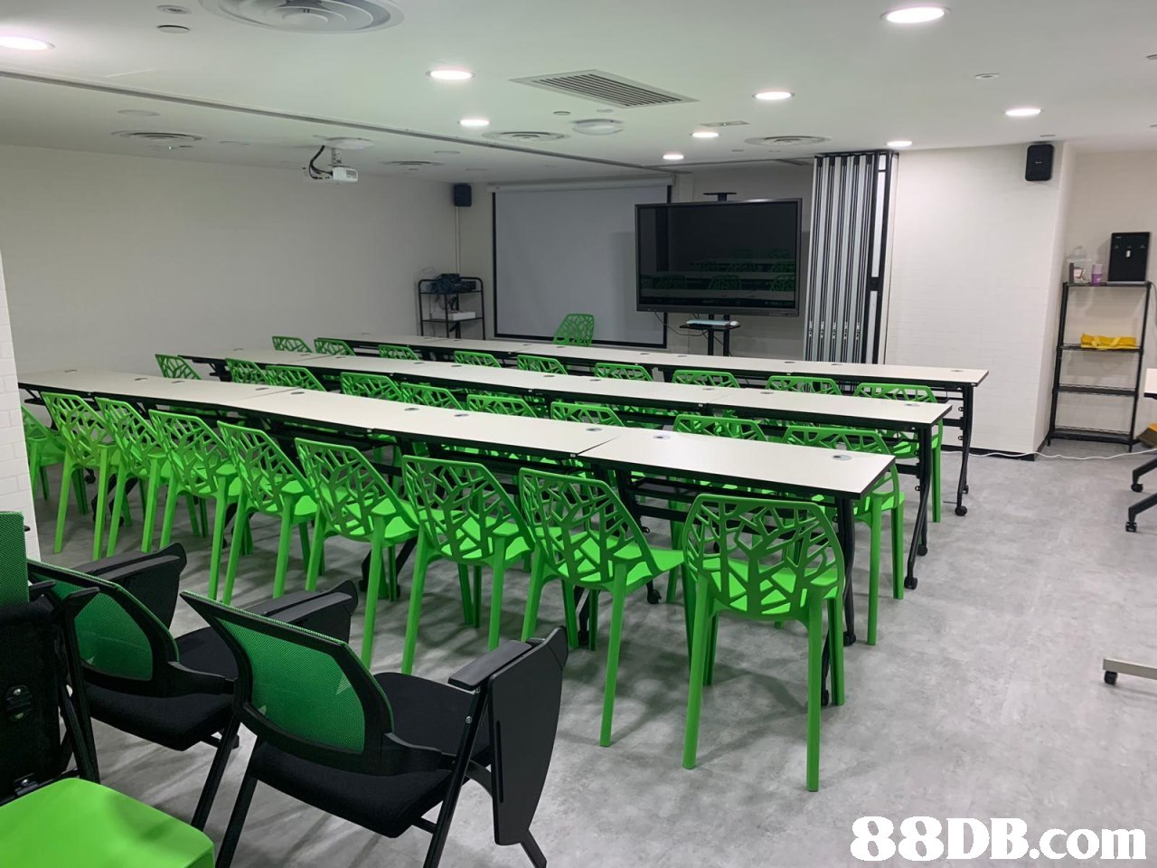   conference hall,table,auditorium,classroom,