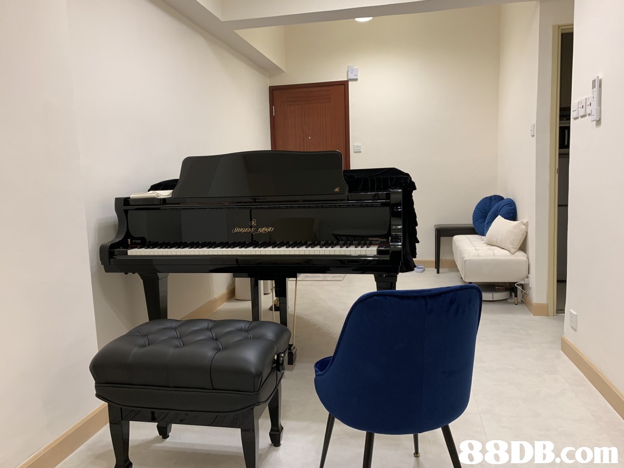 8DB.com,Piano,Room,Digital piano,Property,Electronic instrument